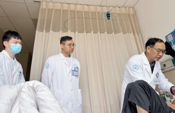 永华证券 临到手术, 一男子的结石竟然”逃跑“了?